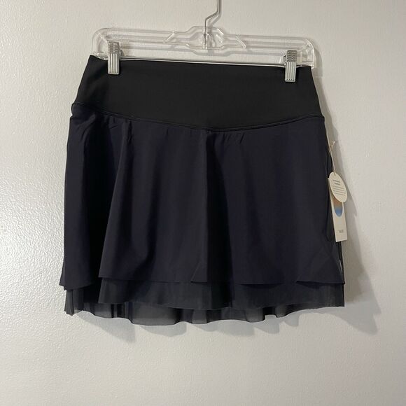 Vuori Dresses & Skirts - VUORI Hot Mesh Skirt Medium Black Navy Blue NEW Tennis Active Golf Athleisure